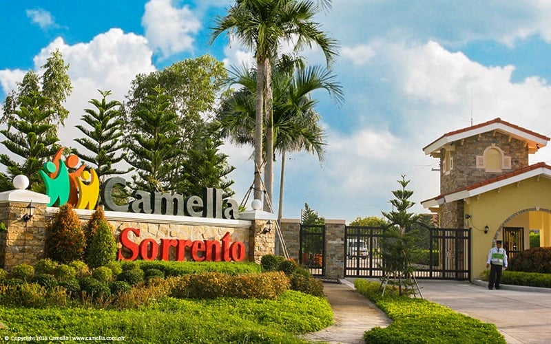 Camella Sorrento marker and entrance gate with guard